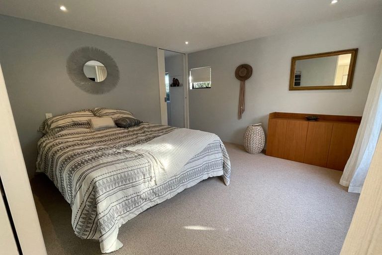 Photo of property in 2/1 Commodore Parry Road, Castor Bay, Auckland, 0620