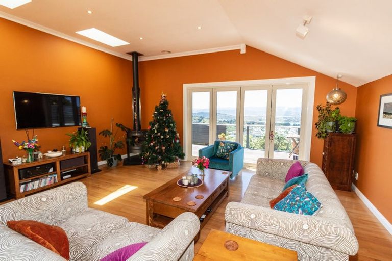 Photo of property in 16 Fortunatus Street, Brooklyn, Wellington, 6021