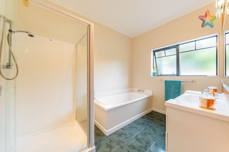 Photo of property in 6a Marua Palm Grove, Timberlea, Upper Hutt, 5018