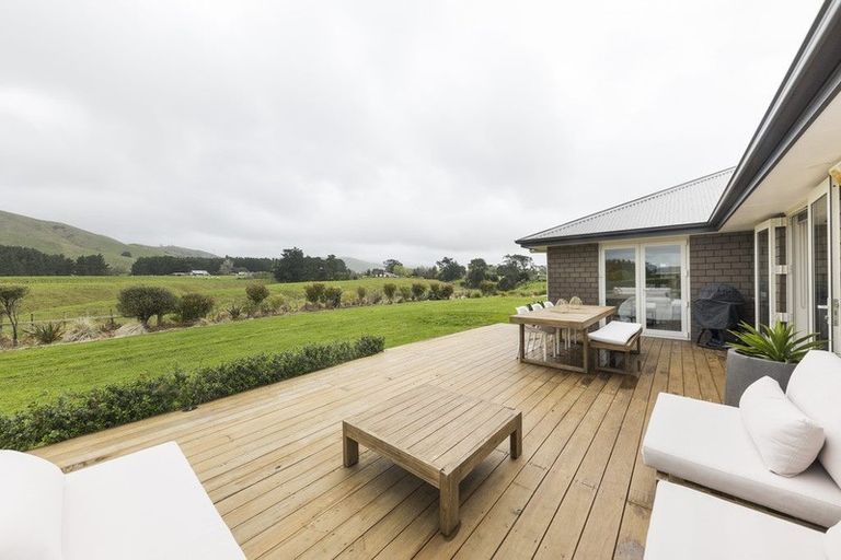 Photo of property in 20 Highland View Drive, Tokomaru, Palmerston North, 4474
