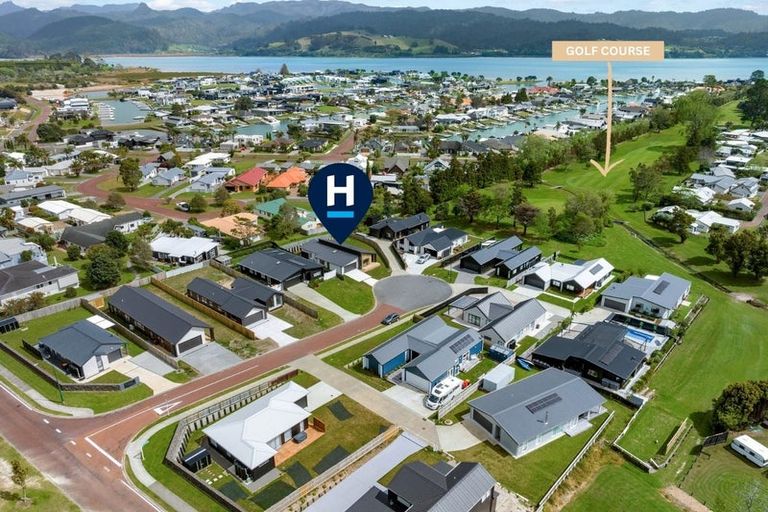 Photo of property in 9 Lynette Place, Pauanui, 3579