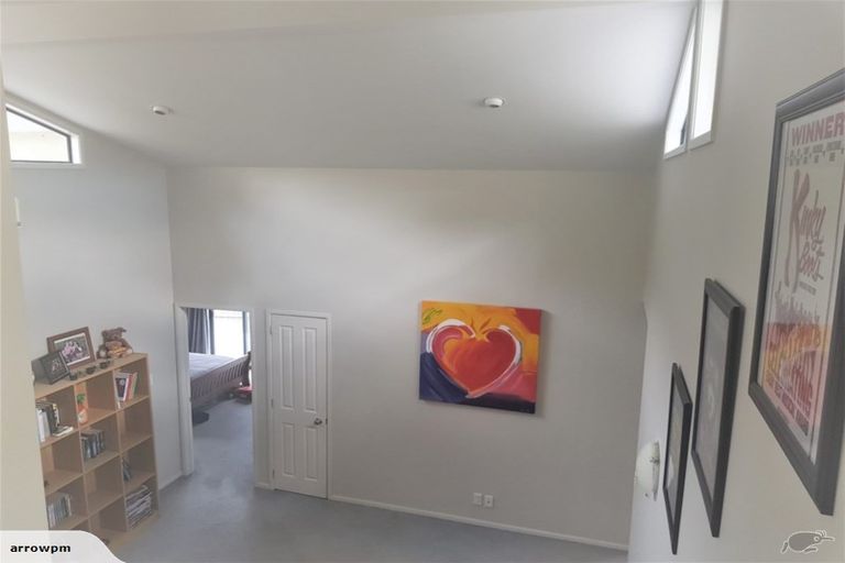 Photo of property in 31 Lorikeet Place, Unsworth Heights, Auckland, 0632