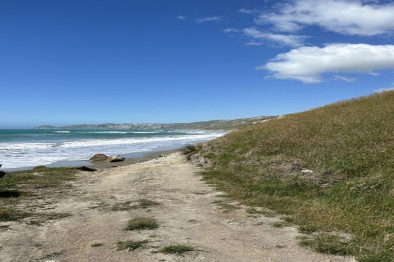 Photo of property in 23 Netherton Road, Omakere, 4271