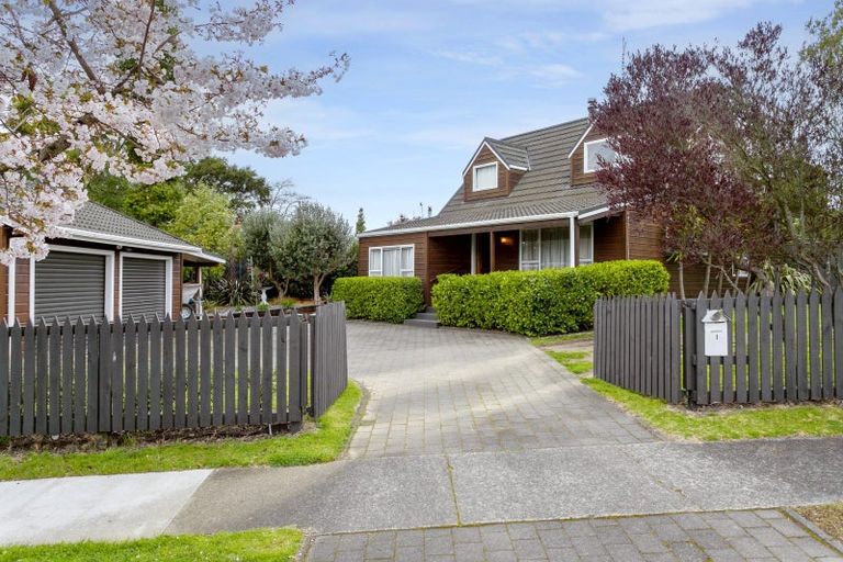 Photo of property in 1 Green Place, Richmond Heights, Taupo, 3330