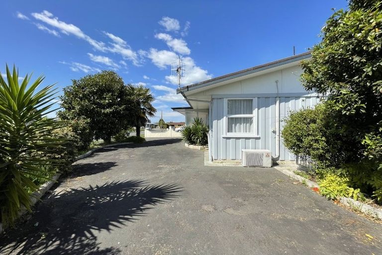 Photo of property in 2 Bennett Place, Onekawa, Napier, 4110