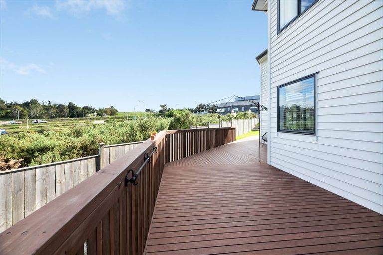 Photo of property in 25 Tautoru Avenue, Orewa, 0931
