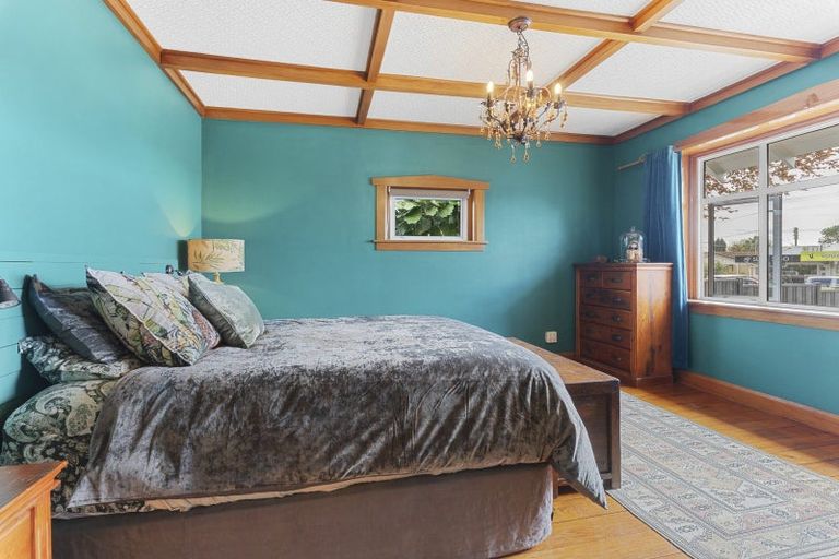 Photo of property in 5 Huatoki Street, Vogeltown, New Plymouth, 4310