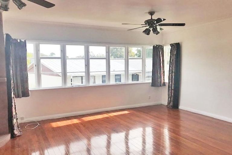 Photo of property in 17 Posa Avenue, Henderson, Auckland, 0612