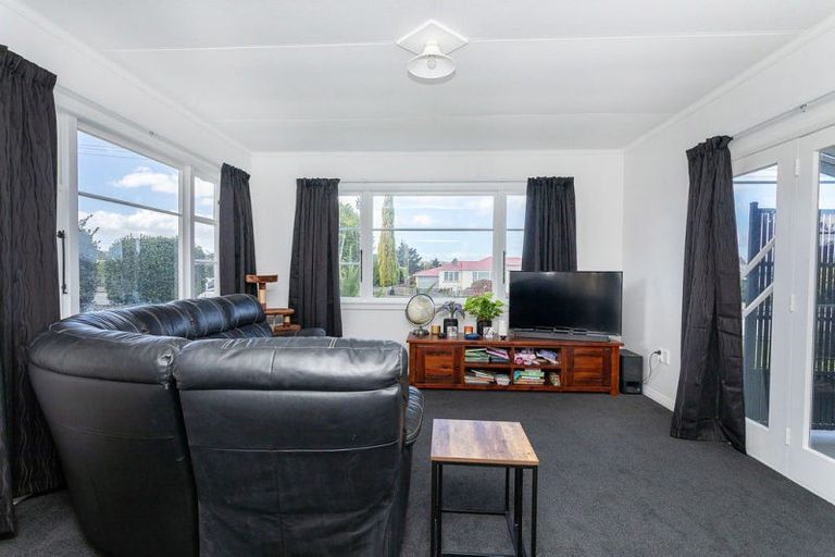Photo of property in 35 Guy Street, Dannevirke, 4930