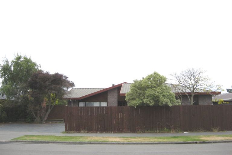 Photo of property in 6 Pinaster Place, Parklands, Christchurch, 8083
