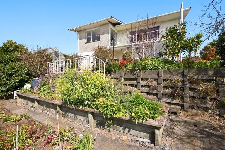 Photo of property in 7 Montana Place, Merrilands, New Plymouth, 4312