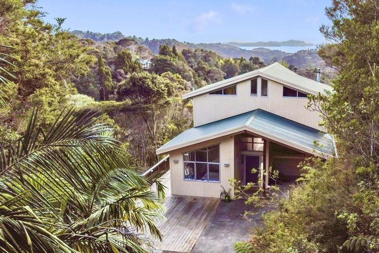 Photo of property in 33 Ward Drive, Opua, 0200