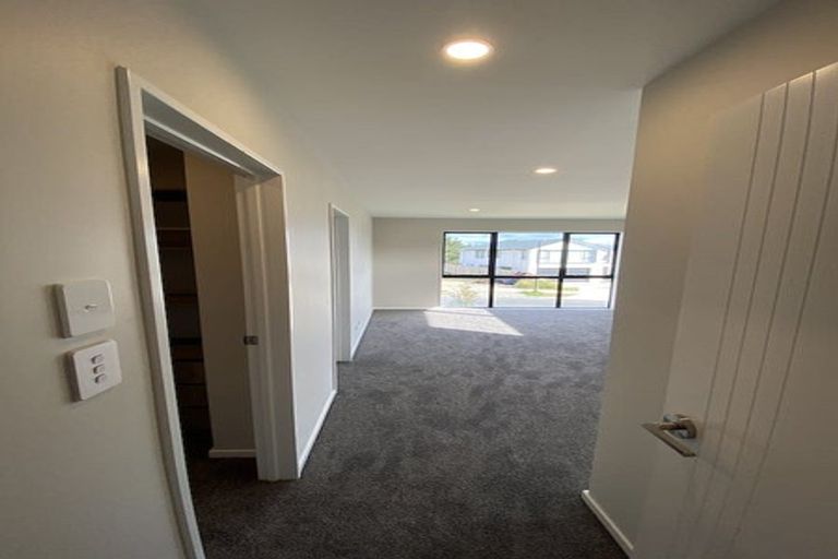 Photo of property in 5 Bendridge Street, Flat Bush, Auckland, 2019