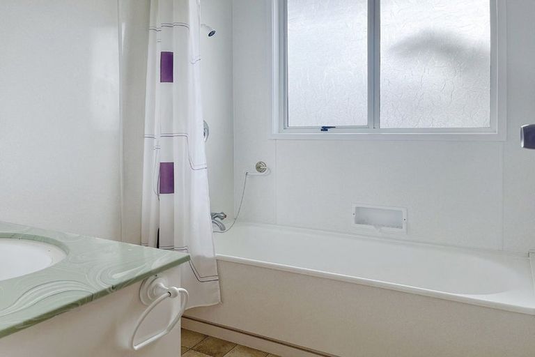 Photo of property in 25 Kinloch Road, Kinloch, Taupo, 3377