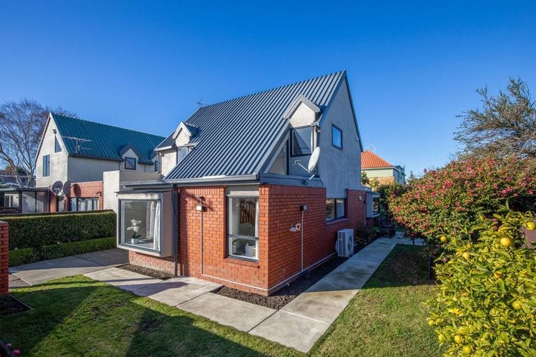Photo of property in 2/10 Nortons Road, Avonhead, Christchurch, 8042