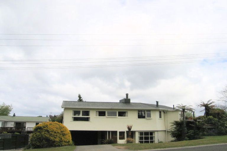 Photo of property in 37 Kotare Street, Hilltop, Taupo, 3330