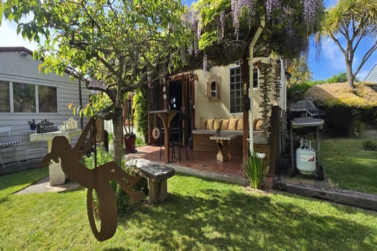 Photo of property in 16 Estuary Road, New Brighton, Christchurch, 8061