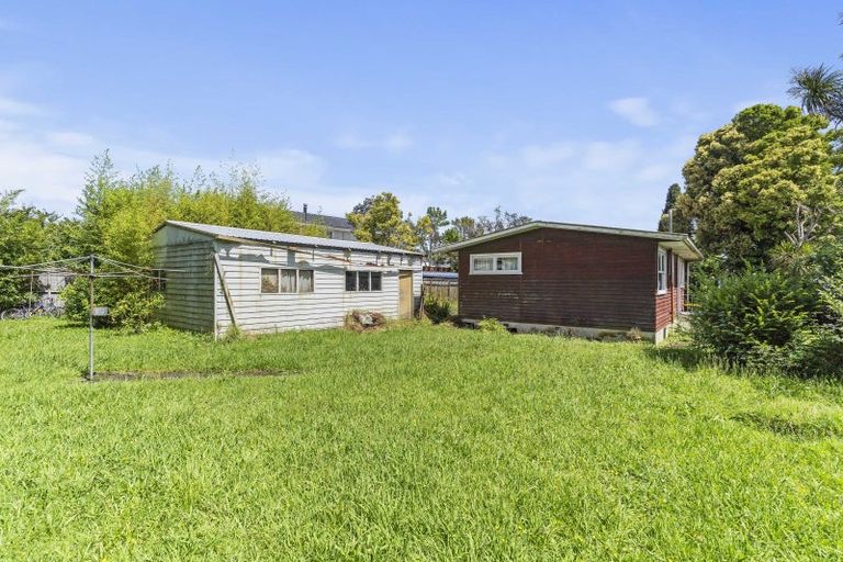 Photo of property in 5 Barnfield Place, Glendene, Auckland, 0602