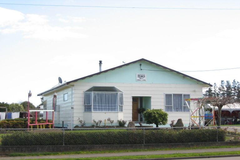 Photo of property in 201 Bridge Street, Bulls, 4818