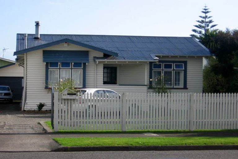Photo of property in 43 College Street, Awapuni, Palmerston North, 4412
