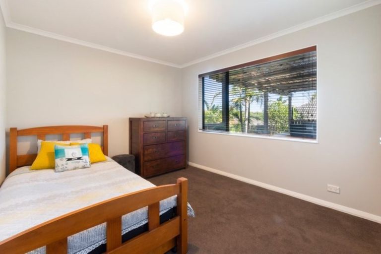 Photo of property in 11 Manara Place, The Gardens, Auckland, 2105