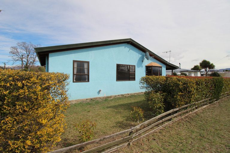 Photo of property in 12 Ashworth Street, Alexandra, 9320