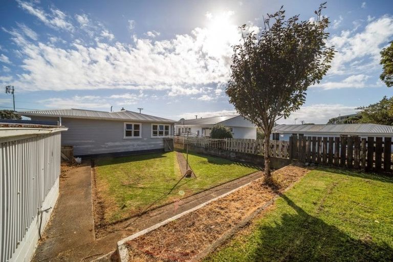 Photo of property in 12 Rosendale Avenue, Spotswood, New Plymouth, 4310