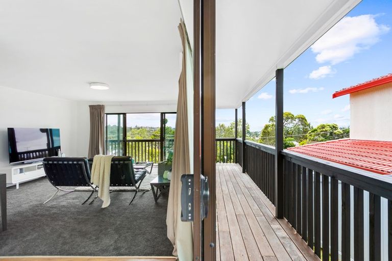 Photo of property in 1/84a Avonleigh Road, Green Bay, Auckland, 0604