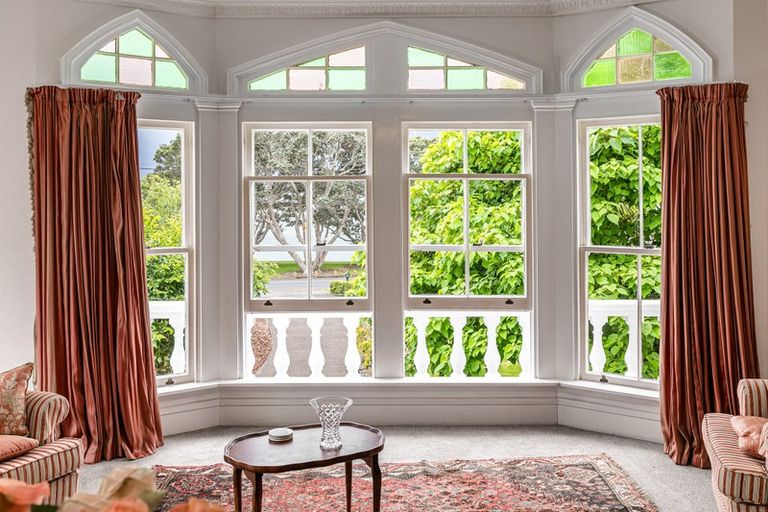 Photo of property in 26 Kiwi Esplanade, Mangere Bridge, Auckland, 2022