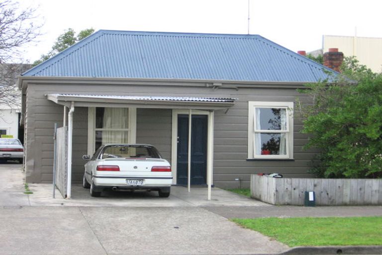Photo of property in 15 Lombard Street, Palmerston North, 4410