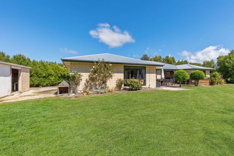 Photo of property in 75 Adelaide Road, Dannevirke, 4978