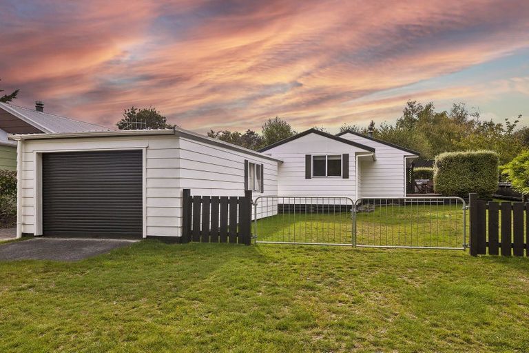 Photo of property in 2/60 Kinloch Road, Kinloch, Taupo, 3377