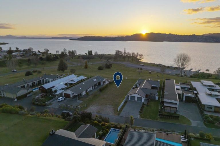 Photo of property in 30 Kuiwai Drive, Rainbow Point, Taupo, 3330