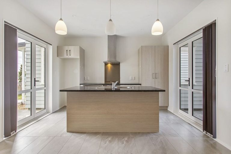 Photo of property in 87 Grove Road, Papakura, 2110