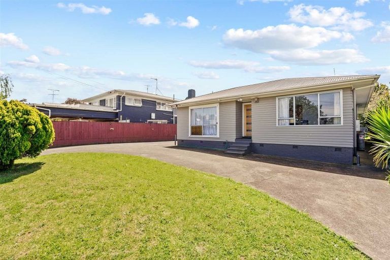 Photo of property in 102 Beaumonts Way, Manurewa, Auckland, 2102