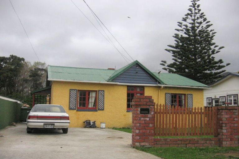 Photo of property in 19 York Street, Moera, Lower Hutt, 5010