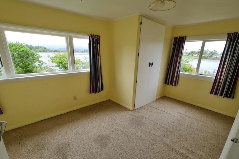 Photo of property in 70 Snodgrass Road, Westport, 7892