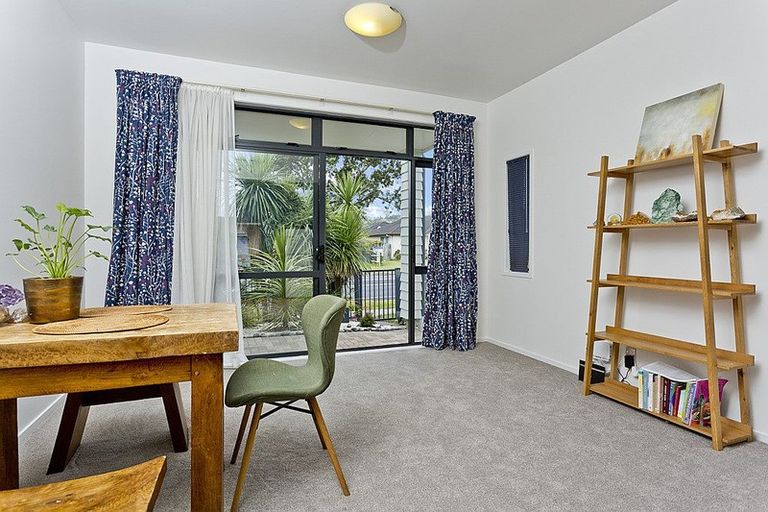 Photo of property in 69/2 Armoy Drive, East Tamaki, Auckland, 2016