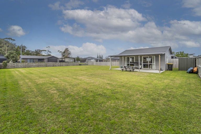 Photo of property in 15 Alf Simpson Drive, Whitianga, 3510
