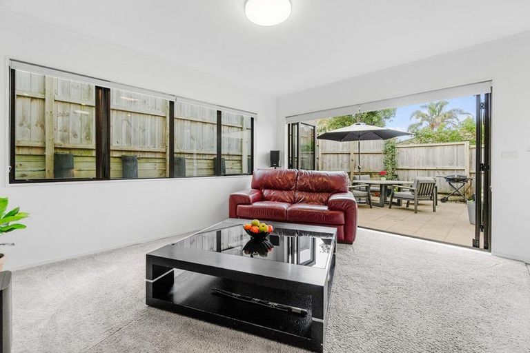 Photo of property in 3 Bluefin Way, West Harbour, Auckland, 0618