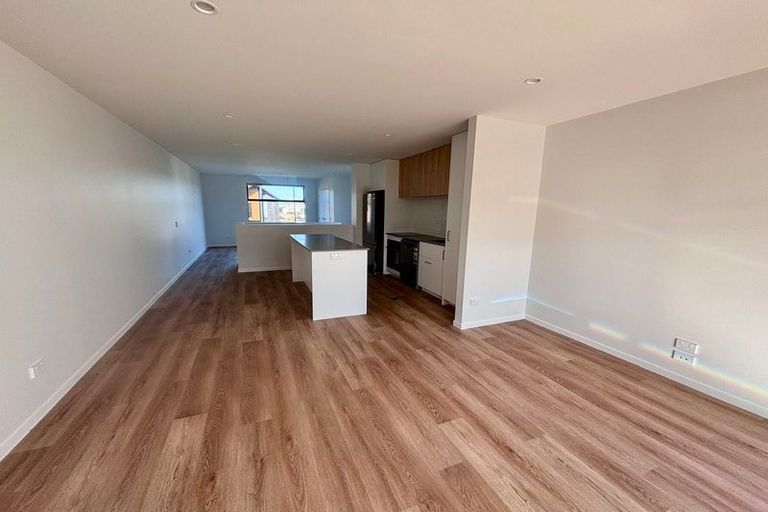 Photo of property in 79 Papatupu Way, Kumeu, 0810