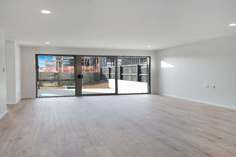 Photo of property in 34 Papai Lane, Massey, Auckland, 0614