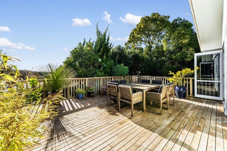 Photo of property in 92 Awaruku Road, Torbay, Auckland, 0630