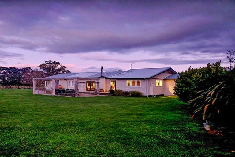 Photo of property in 122 Cross Line, Morison Bush, Greytown, 5794