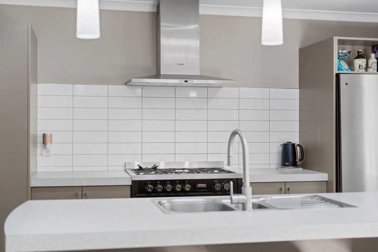 Photo of property in 14 Leanne Way, Waikanae Beach, Waikanae, 5036