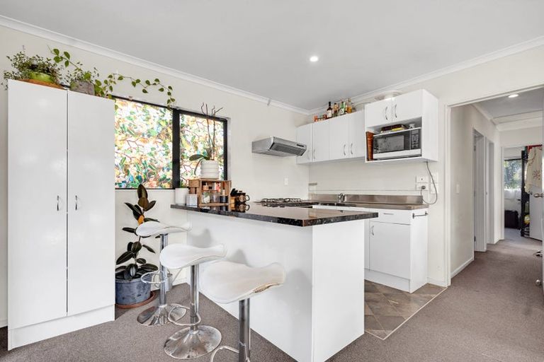 Photo of property in 12 Lane Road, Weymouth, Auckland, 2103