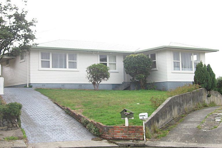 Photo of property in 43 Lynda Avenue, Paparangi, Wellington, 6037