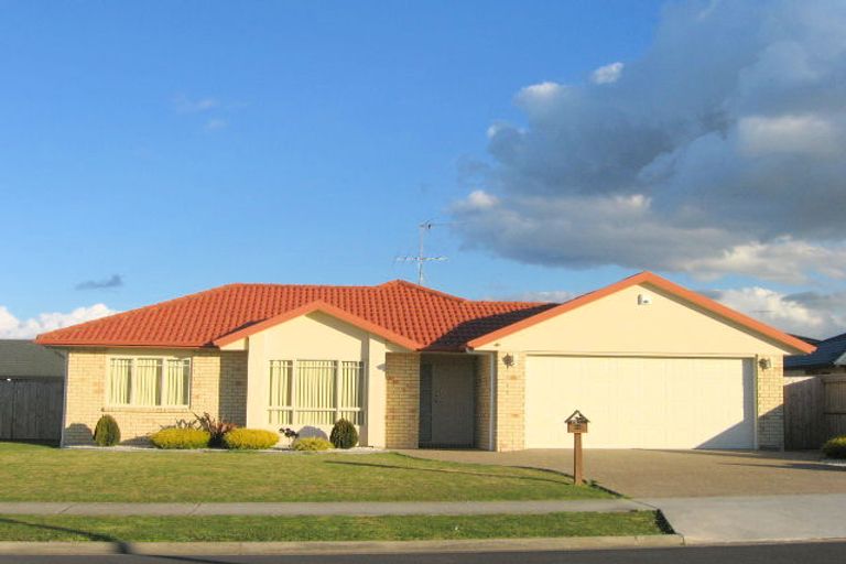 Photo of property in 65 Redcastle Drive, East Tamaki, Auckland, 2013