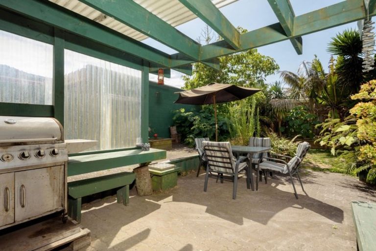 Photo of property in 4 Moorea Place, Mount Maunganui, 3116