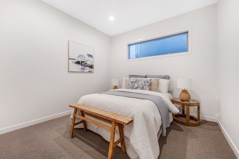 Photo of property in 5a Bucklands Beach Road, Bucklands Beach, Auckland, 2012